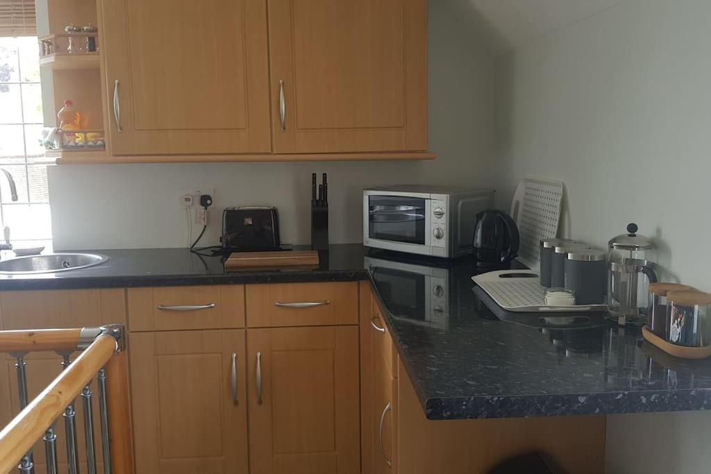 Peaceful Self Contained Studio In Lovely Garden. Hinckley Exterior photo