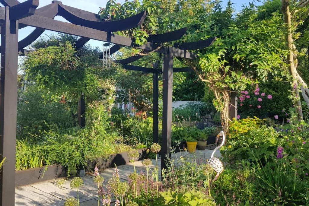 Peaceful Self Contained Studio In Lovely Garden. Hinckley Exterior photo